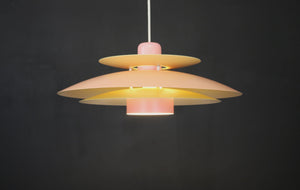 Dansk loftslampe i fersken, pink og lysegul – 1970'erne