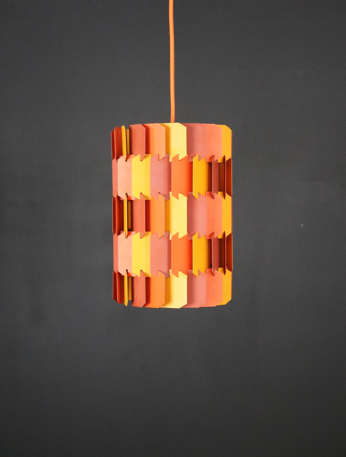 Louis Weisdorf – Pendel i orange og gul fra 1960&#39;erne