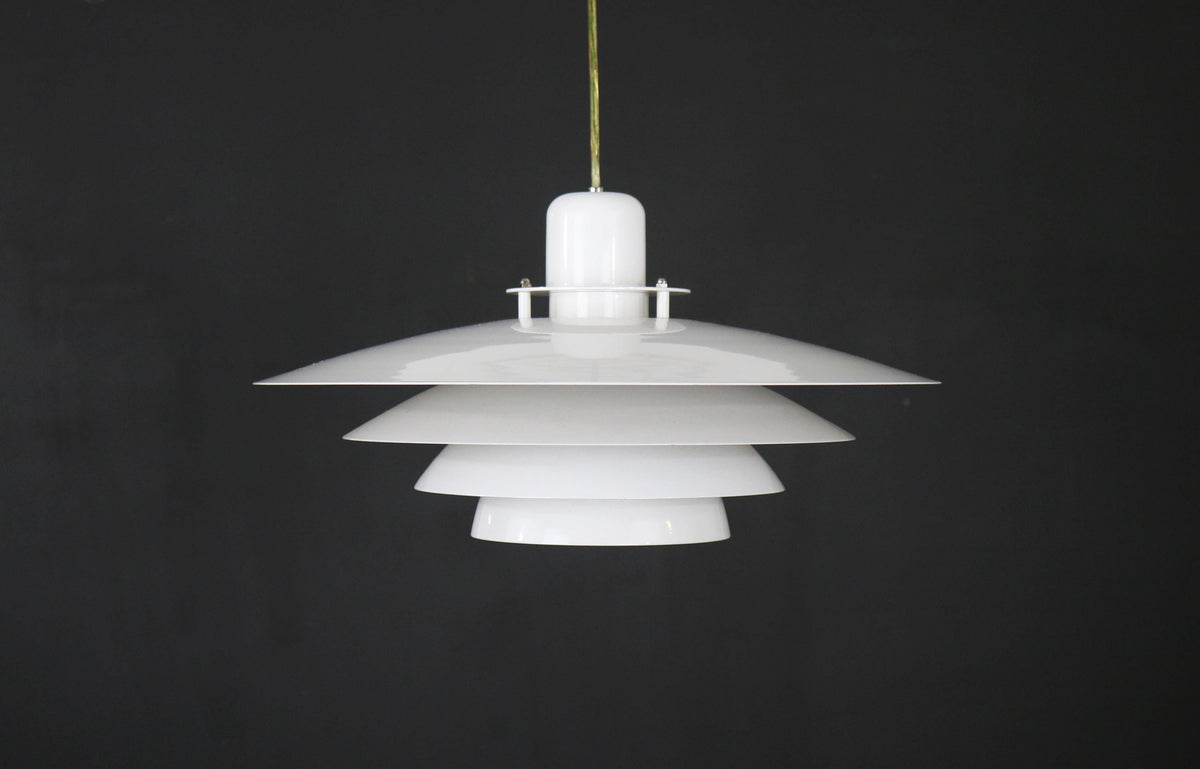 Dansk pendellampe i hvid fra 1990'erne