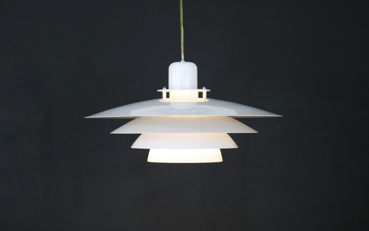 Dansk pendellampe i hvid fra 1990'erne