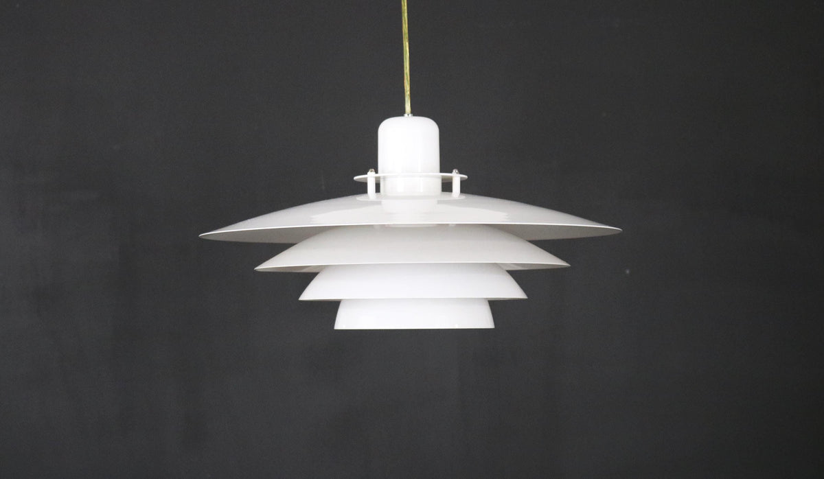 Dansk pendellampe i hvid fra 1990'erne