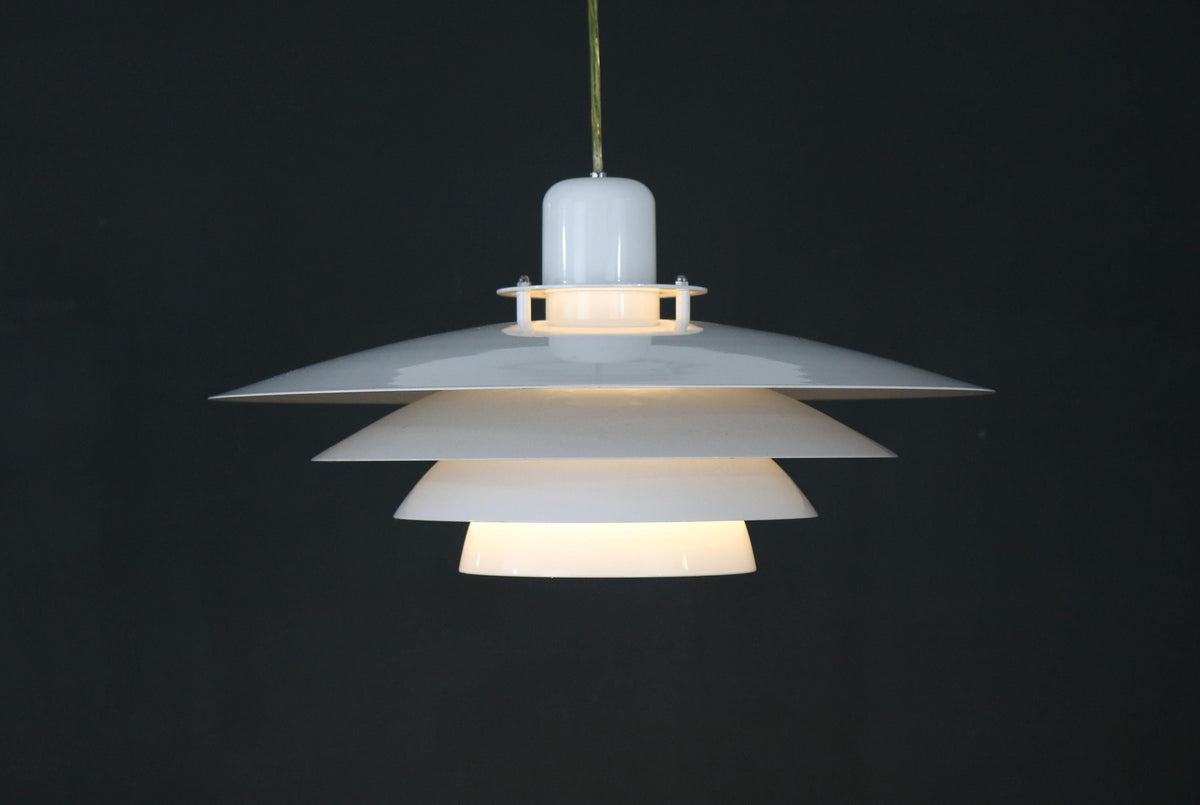 Dansk pendellampe i hvid fra 1990'erne