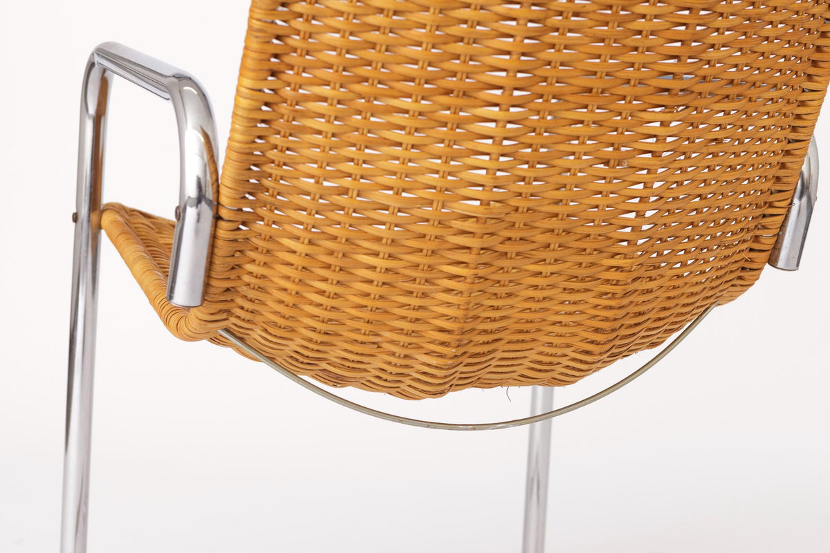 Cantilever stole i metal og rattan, produceret i Italien, ca. 1970’erne