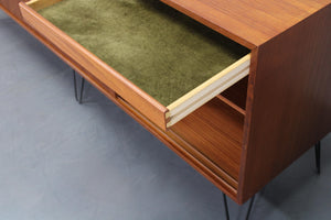 Vintage teak skænk fra 1960'erne