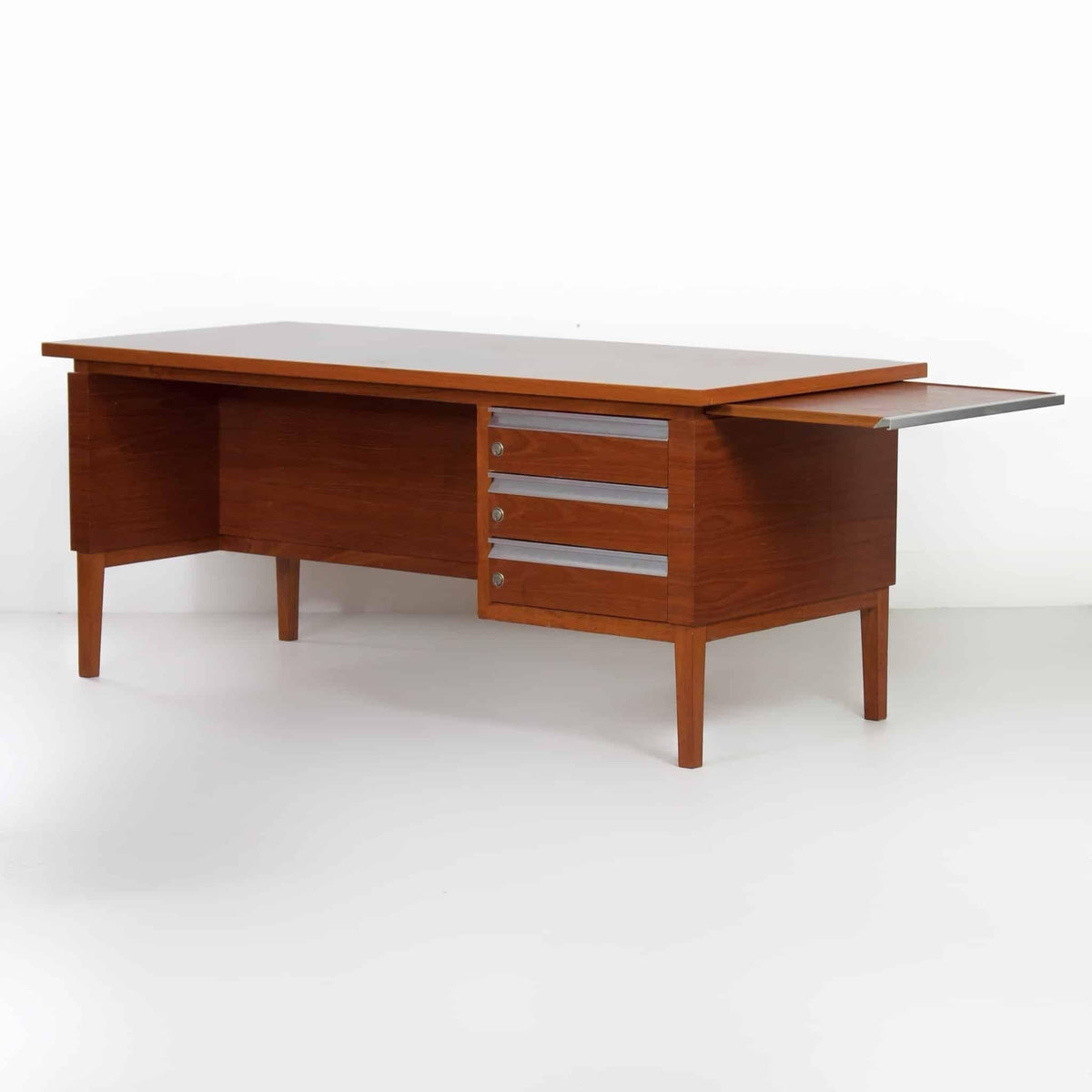Skrivebord i mahogni og teak, dansk design fra cirka 1970’erne
