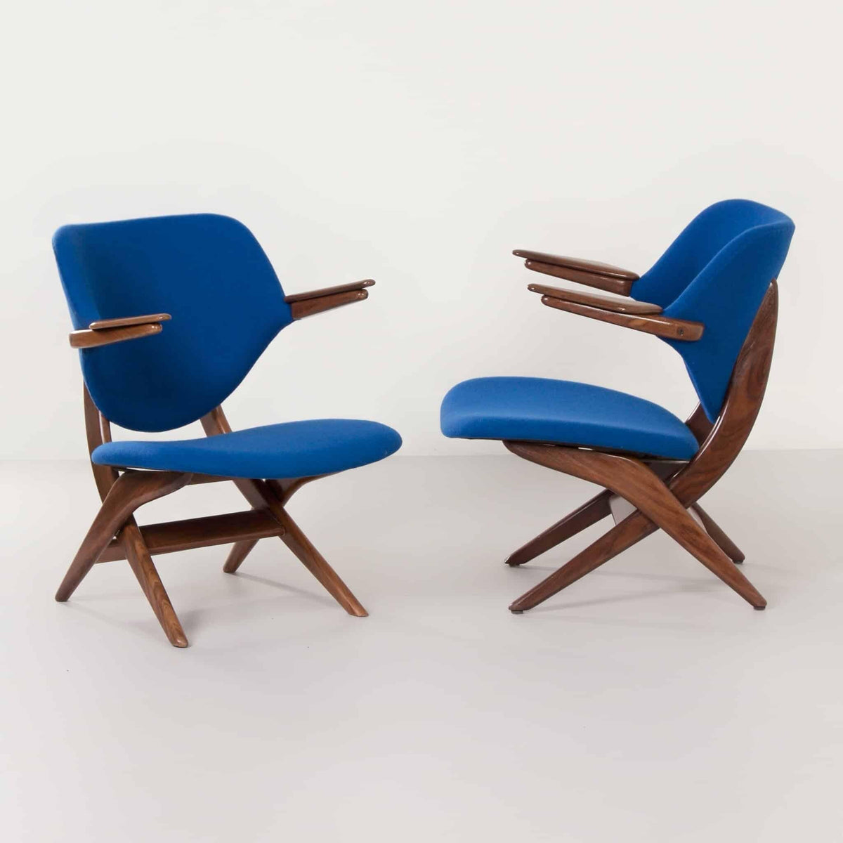 Louis van Teeffelen – 2 x Pelikaan lænestole for Webe