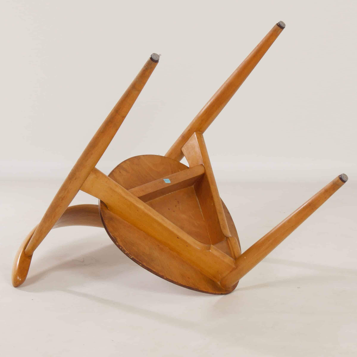 Hans J. Wegner – Spisestuesæt FH4602 og FH4103, produceret af Fritz Hansen