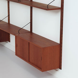 Poul Cadovius – Royal vægsystem for Cado i teak med 2 skabe og 7 hylder, 1960’erne