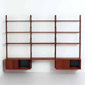 Poul Cadovius – Royal vægsystem for Cado i teak med 2 skabe og 7 hylder, 1960’erne
