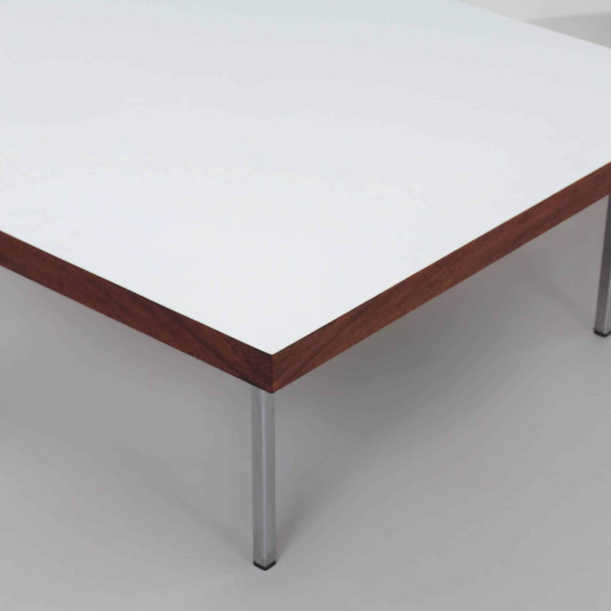 Kho Liang Ie – Sofabord model 845 for Artifort