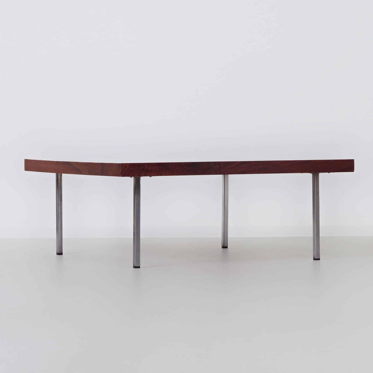 Kho Liang Ie – Sofabord model 845 for Artifort