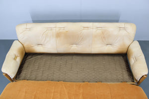 3-personers sofa og to lænestole i eg og læder fra 1970'erne
