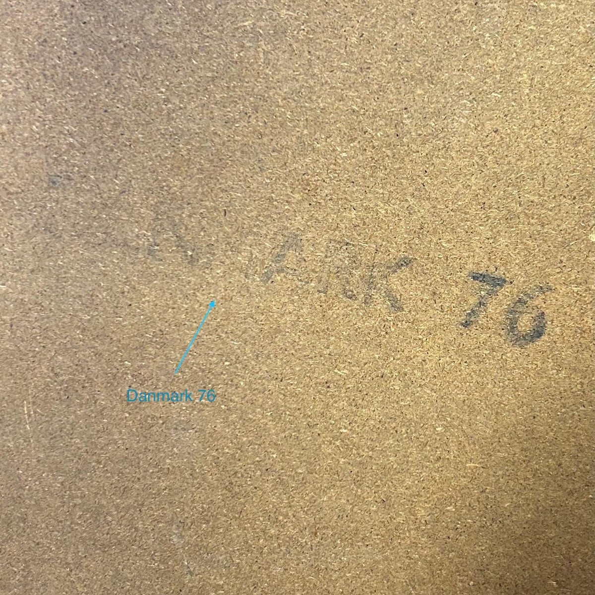 Ox Art – Rundt sofabord med keramiske fliser