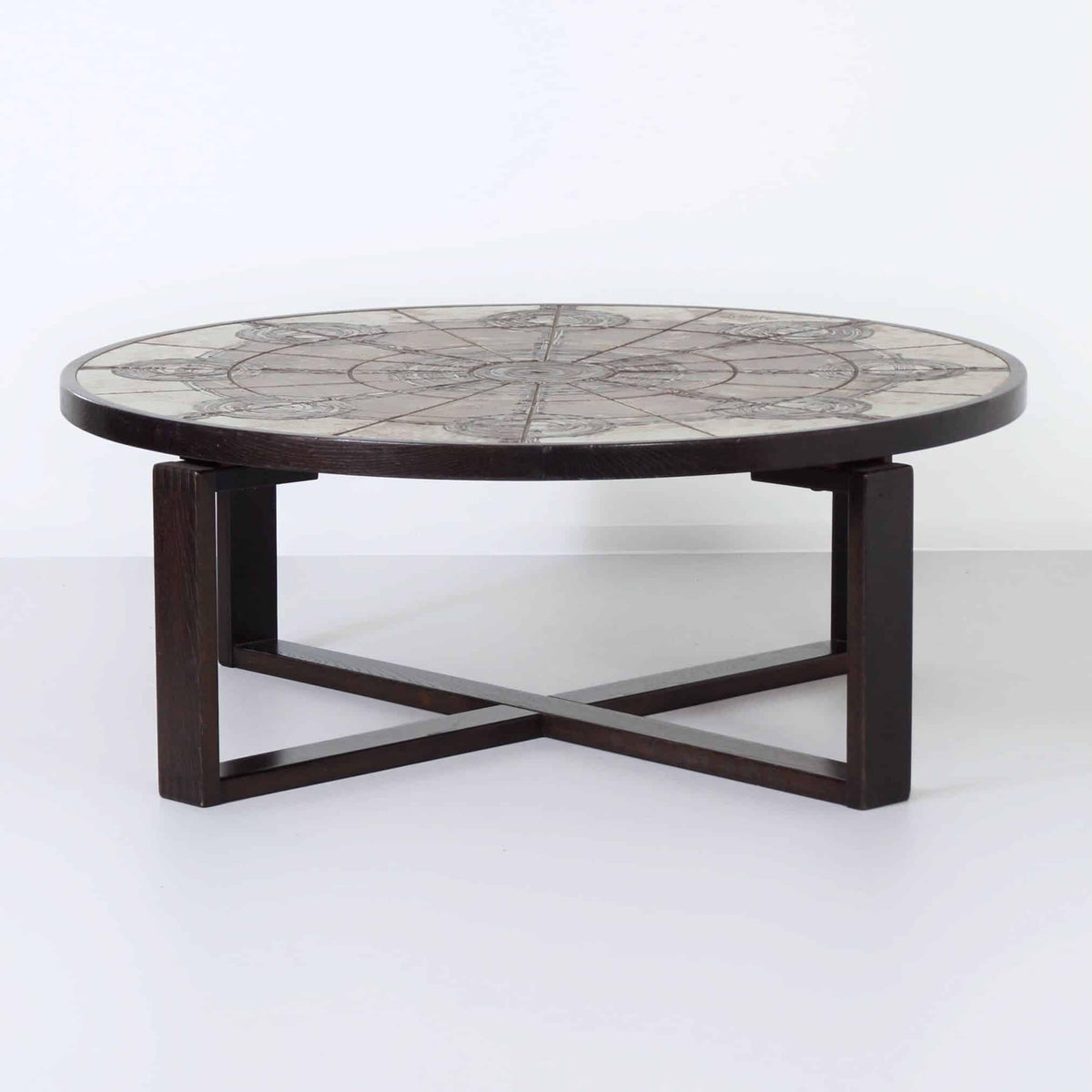 Ox Art – Rundt sofabord med keramiske fliser