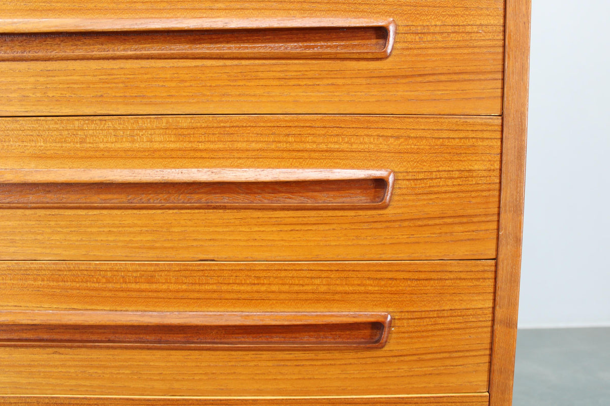 Kommode i teaktræ, dansk design fra cirka 1960’erne