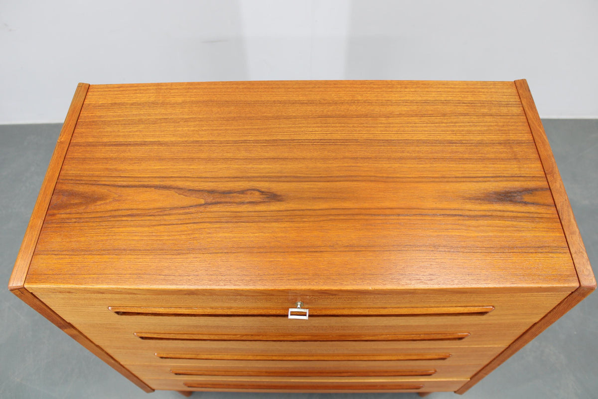 Kommode i teaktræ, dansk design fra cirka 1960’erne