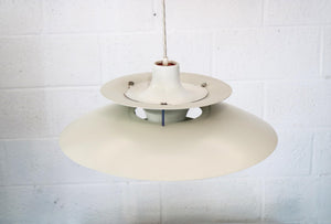 Poul Henningsen – PH 5 pendel i hvid/blå, produceret af Louis Poulsen