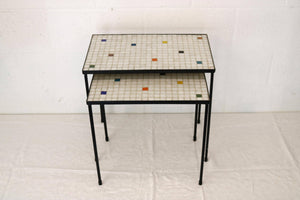 Mosaik-nesteborde med sort jernstel, 1950’erne – Sæt af 2