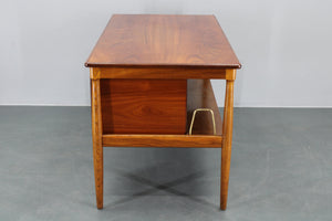 Skrivebord i teak med dobbeltsokkel, dansk design