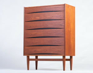 Kommode i teak med 6 skuffer, i stil med Arne Vodder, dansk design