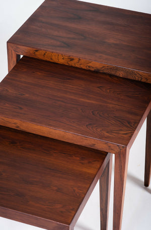 Severin Hansen – Sæt med 3 indskudsborde i palisander, produceret af Haslev Møbelsnedkeri