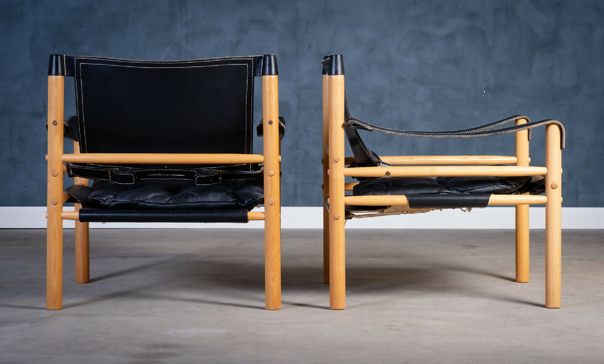 Arne Norell – Sæt af Safari-stole i ask og sort læder, produceret af Arne Norell AB, svensk design