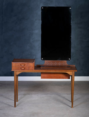 Sminkebord i teak med spejl og opbevaring, dansk design