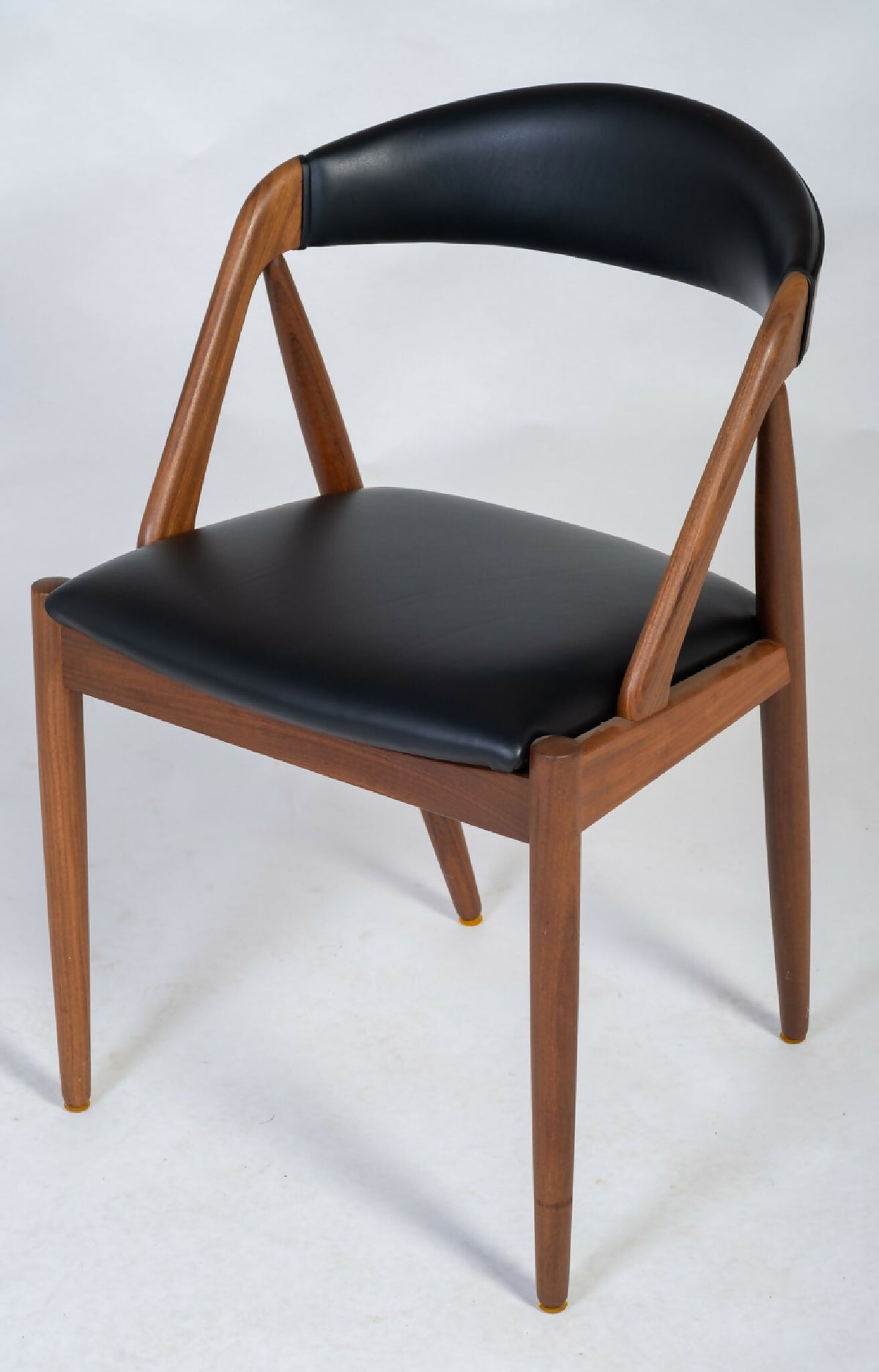 Kai Kristiansen – Model 31 spisebordsstole i teak og sort læder, dansk design