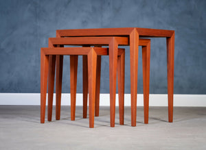 Severin Hansen Jr. – Sæt af tre indskudsborde i teak, produceret af Haslev Møbelsnedkeri, dansk design