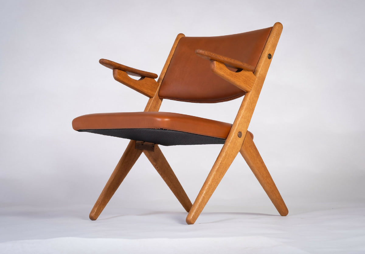 Arne Hovmand-Olsen – Sæt arkitektoniske armstole i eg og læder, dansk design
