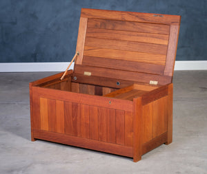 O. Schjøll & B. K. – Kommode i teak for Randers Møbelfabrik