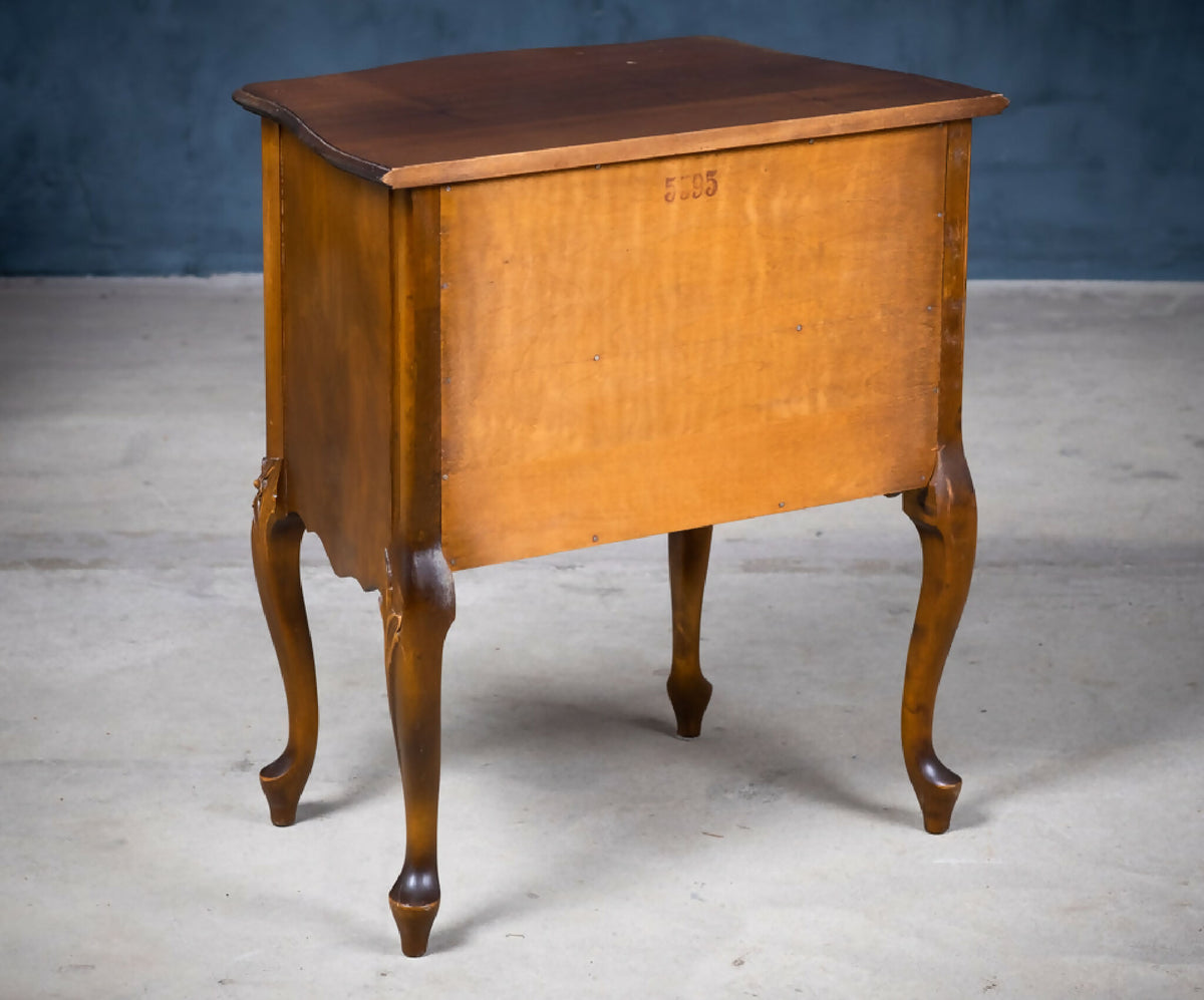 Sengeborde i Louis XV-stil, fransk design