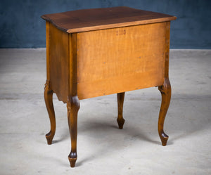 Sengeborde i Louis XV-stil, fransk design