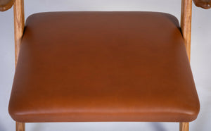 Arne Hovmand-Olsen – Sæt arkitektoniske armstole i eg og læder, dansk design