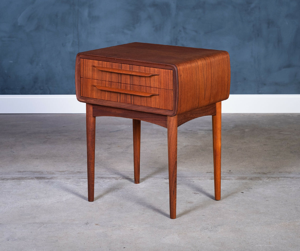Johannes Andersen – Natbord i teak, produceret af CFC Silkeborg, dansk design