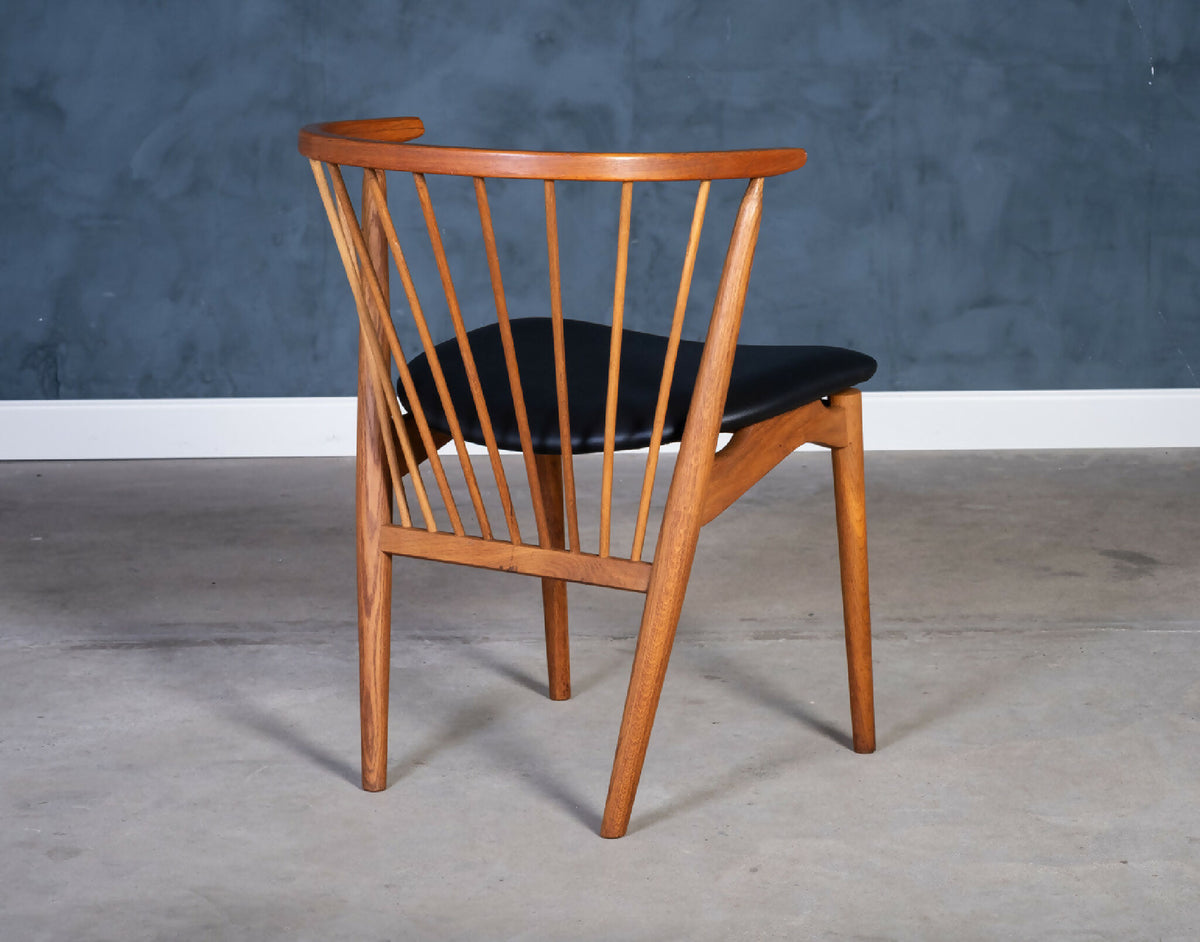 Helge Sibast – Stol i teak og eg, produceret af Sibast Møbelfabrik, dansk design