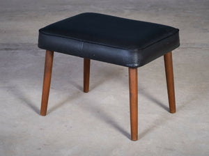 Skammel i teak med sort polstring, dansk design