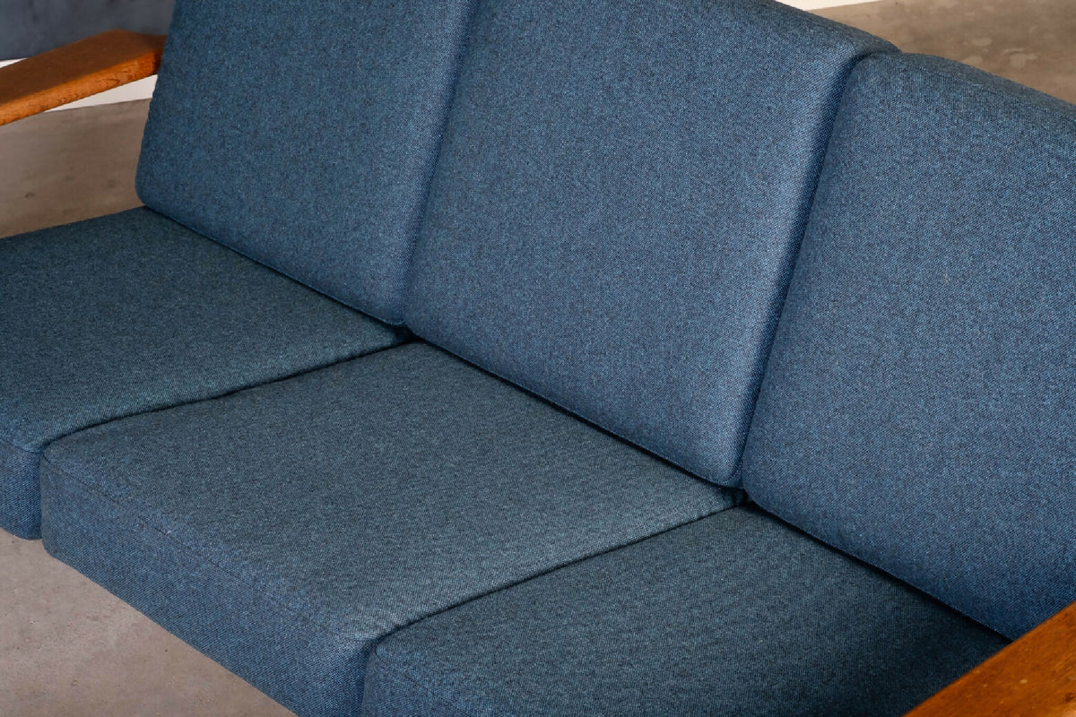 Hans J. Wegner – Model GE290 3-personers sofa i eg, produceret af Getama, dansk design
