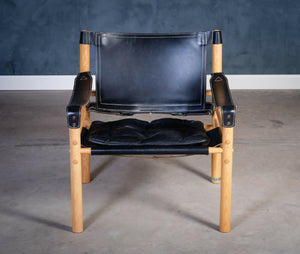 Arne Norell – Sæt af Safari-stole i ask og sort læder, produceret af Arne Norell AB, svensk design