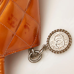 Chanel – Orange patent medallion tote taske