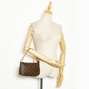 Louis Vuitton monogram pochette accessoires