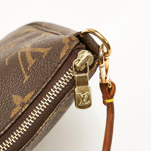 Louis Vuitton monogram pochette accessoires