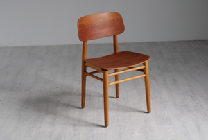 Hans J. Wegner Model 4101 Spisestol