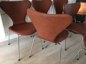 Arne Jacobsens – Model 3107 i Cognac farve - SPLISH