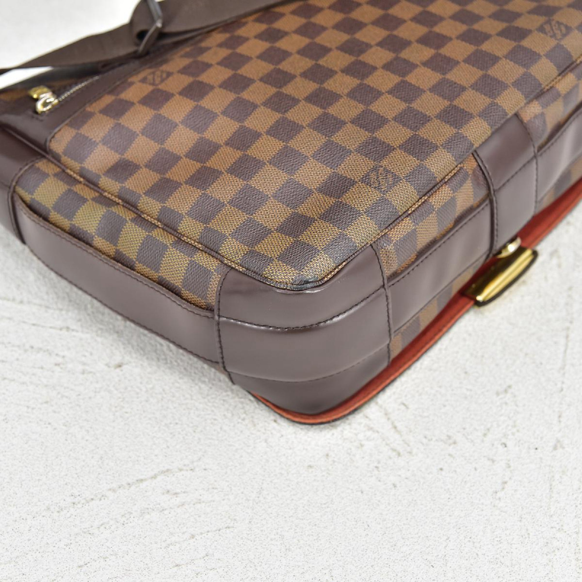 Louis Vuitton damier ebene bastille messenger bag - SPLISH