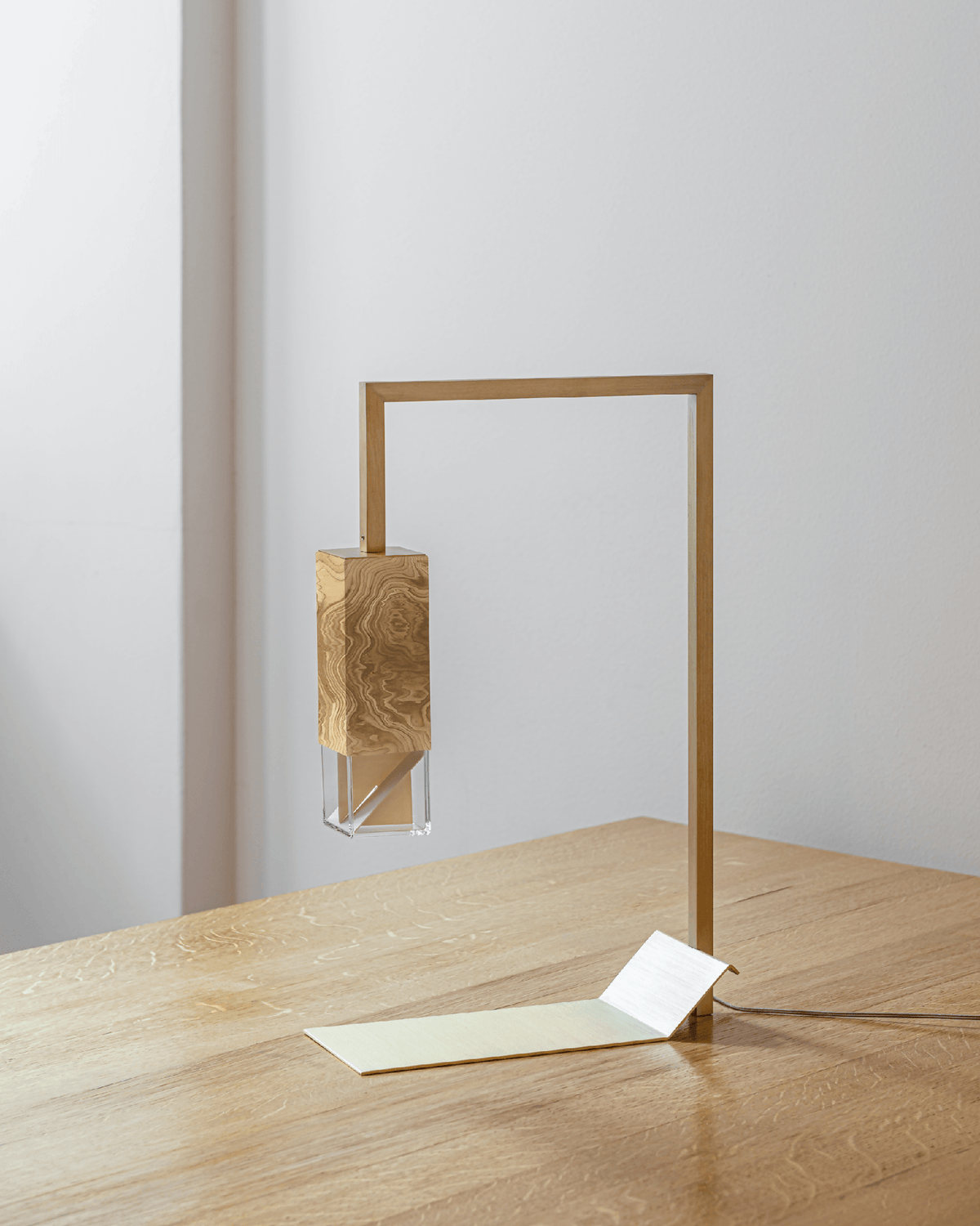 Lampe/Two Wood Revamp 01