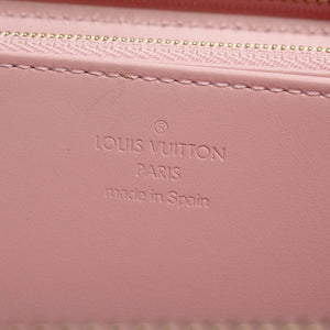 Louis Vuitton – Pink monogram vernis zippy