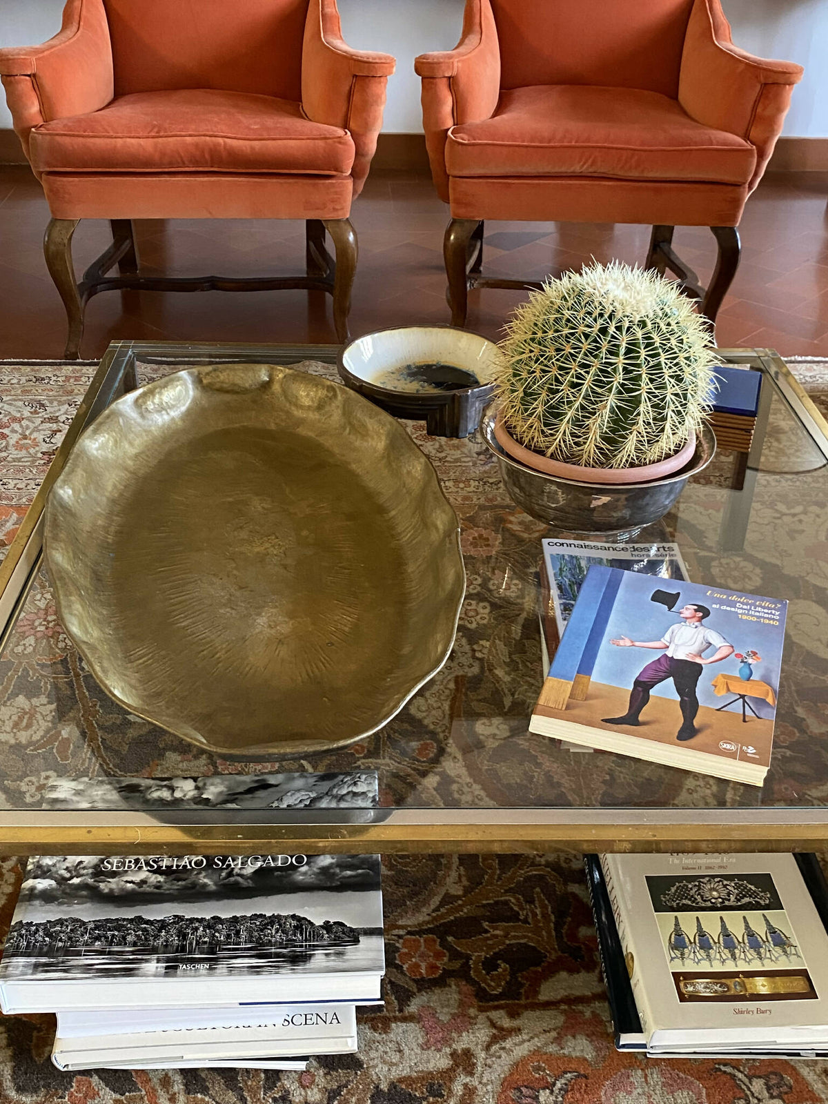 Monumentalt centerpiece/bakke i messing, Italien 1970&#39;erne