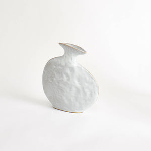 Project 213A – Flat vase in glossy white
