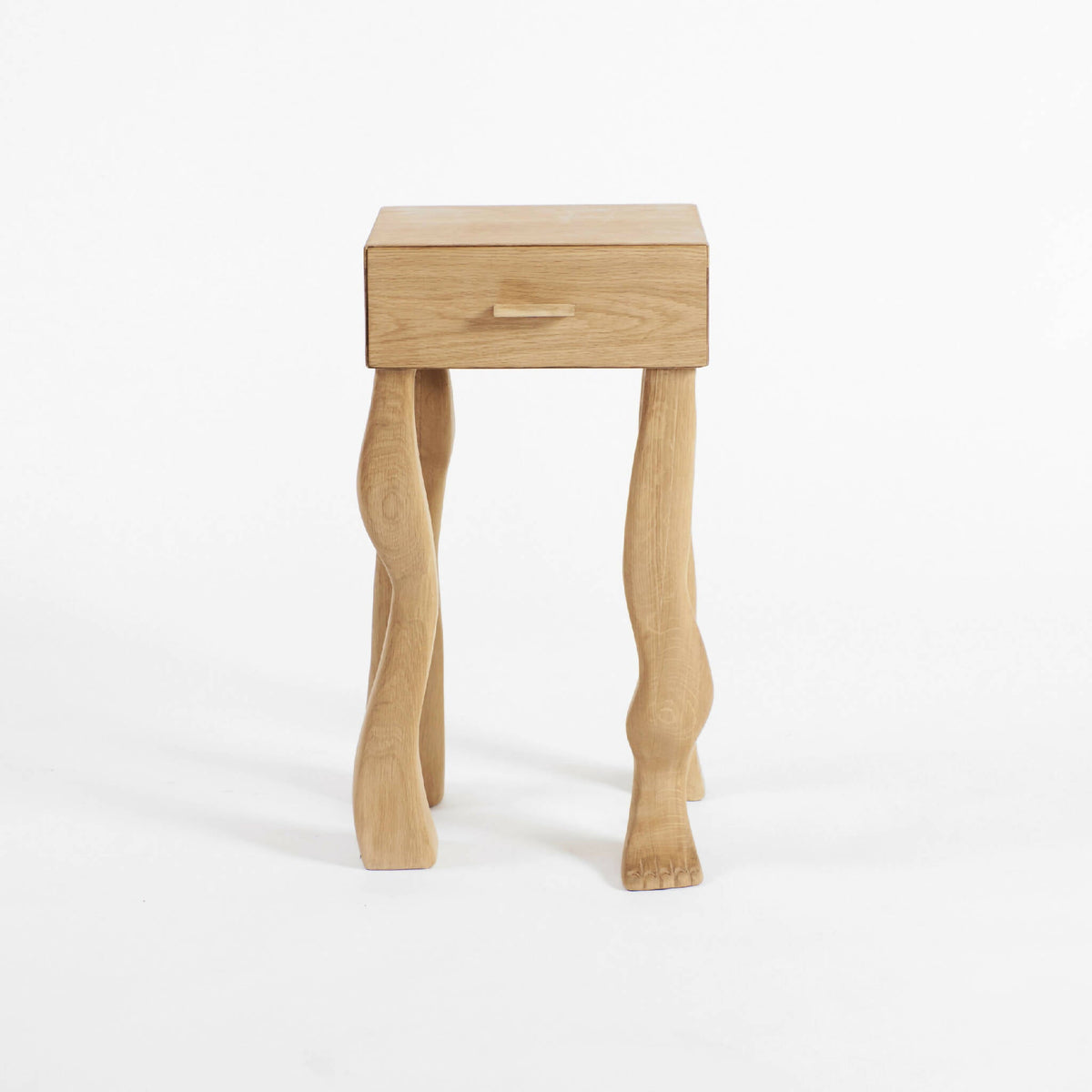 Fodsidebord med skuffe i egetræ